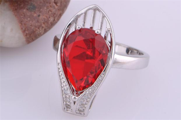 宝石和半宝石的区别,宝石和半宝石有啥区别吗 宝石和半宝石的区别,宝石和半宝石有啥区别吗