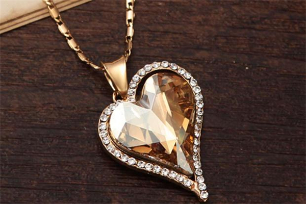 水晶变黑了怎么办,水晶变黑了怎么回事