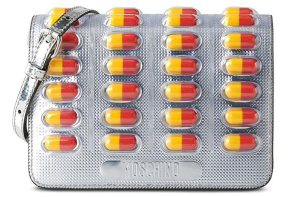 莫斯奇诺包包价格