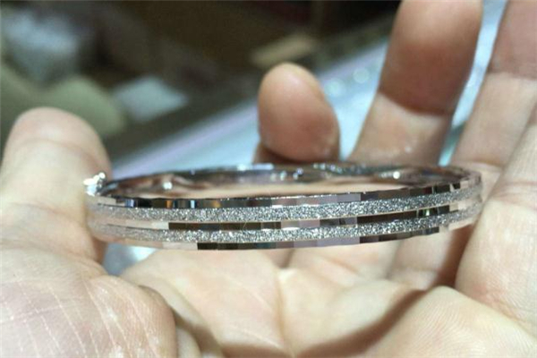 铂金手镯断了可以重新打造吗?,铂金项链断了可以换新的吗