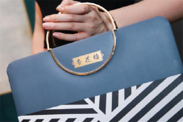 杏花楼月饼礼盒价格,附近杏花楼月饼门店地址