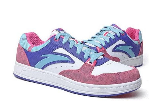 安踏是哪里的牌子,安踏是国内品牌吗