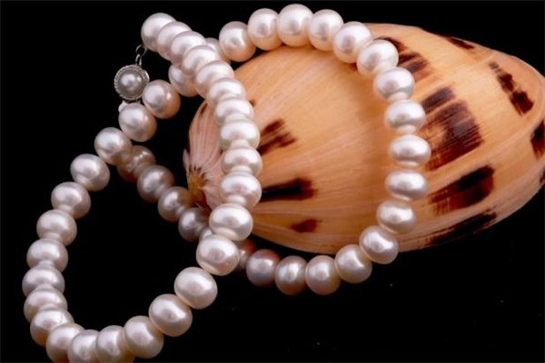 珍珠项链适合什么季节佩戴,珍珠项链什么季节戴好