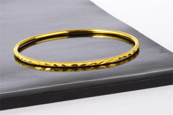 黄金手镯发白怎么清洗,黄金手镯发白怎么办