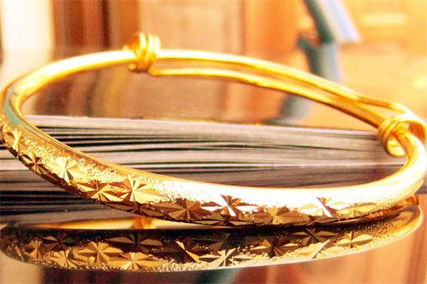黄金手镯回收价格多少钱一克,老凤祥黄金手镯回收价格