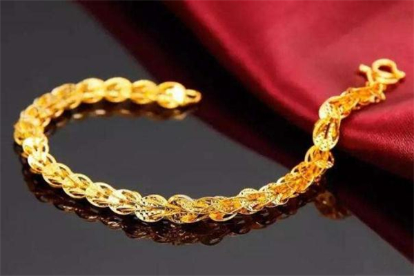 适合年轻人的黄金项链,年轻人戴黄金项链好看吗