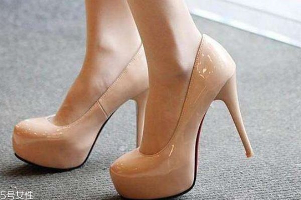 高跟鞋的优点,高跟鞋的好处和亮点