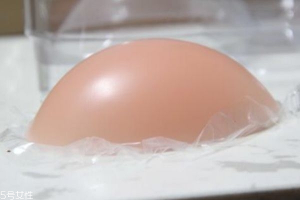 硅胶胸罩的正确穿法,硅胶内衣可以重复穿吗 硅胶胸罩的正确穿法,硅胶内衣可以重复穿吗