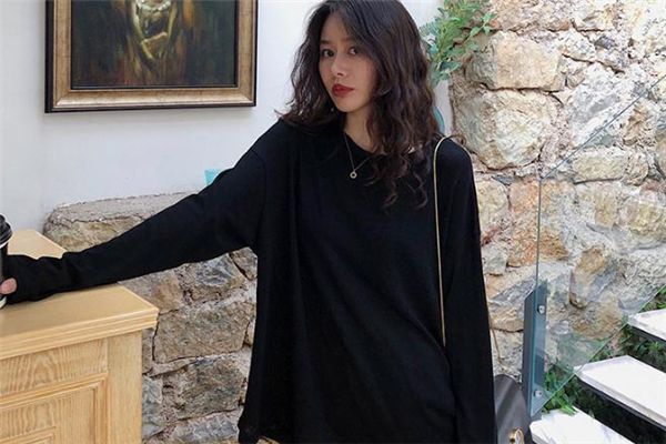 衣服上发黄的汗渍怎么洗,出汗后衣服上有黑色斑点 衣服上发黄的汗渍怎么洗,出汗后衣服上有黑色斑点