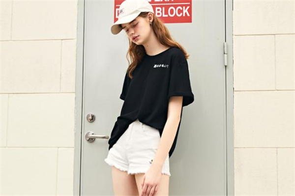 黑色衣服有味道怎么去除,黑色衣服有股味道洗不掉