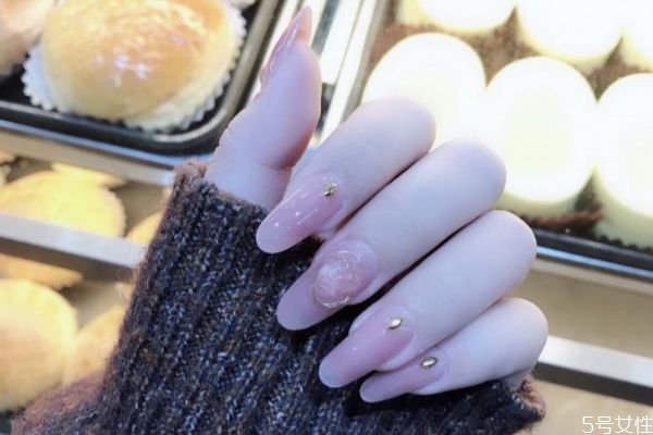 全贴甲片要不要打磨甲片,全贴甲片要不要打磨视频