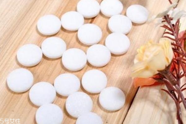 樟脑丸有什么危害吗,樟脑丸对人体有危害吗