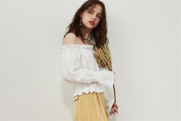 白色衣服滴了辣椒油怎么办,白色衣服滴上辣椒油怎么办过了好久才发现 白色衣服滴了辣椒油怎么办,白色衣服滴上辣椒油怎么办过了好久才发现