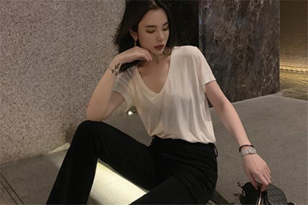 白色衣服沾了酱油怎么洗,白衣服染上酱油渍用什么洗? 白色衣服沾了酱油怎么洗,白衣服染上酱油渍用什么洗?