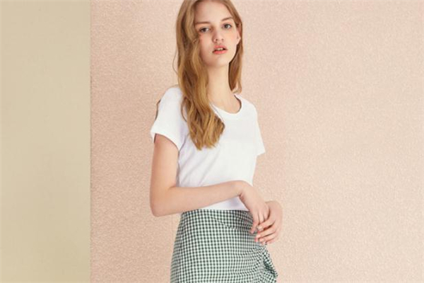 口红弄到白色衣服上怎么弄掉,口红不小心弄到白色衣服上怎么办