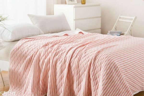 空调被怎么洗正确,空调被需要洗吗