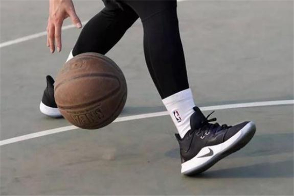 驭帅14和pg4哪个好,驭帅13和kd13哪个好