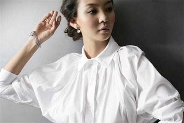 84洗白色的衣服怎么洗,用84漂白衣服的方法