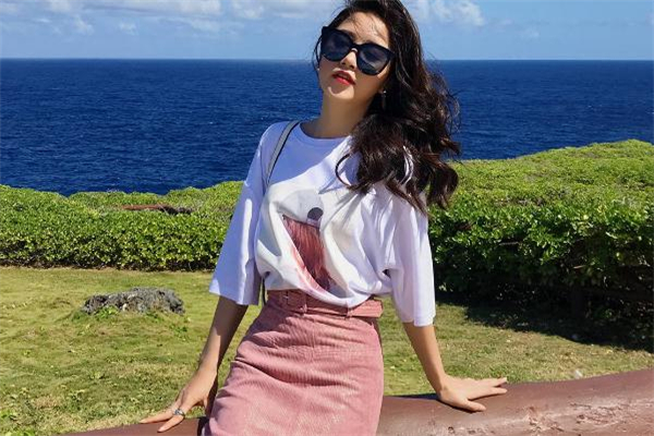 白色衣服沾上油渍怎么清洗干净,白色衣服沾上油渍怎么清洗