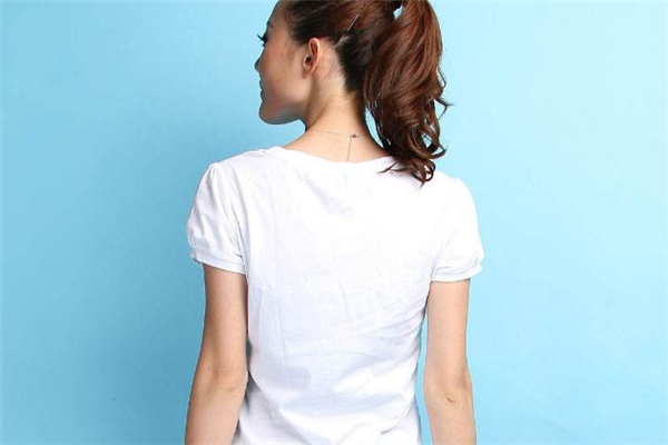 白色的衣服染色了怎么洗掉,米白色衣服被染色了怎么洗掉 白色的衣服染色了怎么洗掉,米白色衣服被染色了怎么洗掉