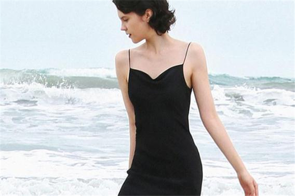 吊带连衣裙搭配什么外套,吊带连衣裙款式图