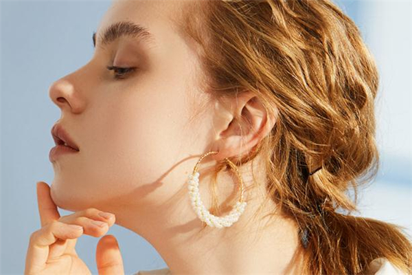 珍珠圆环耳环,珍珠耳环圆圈