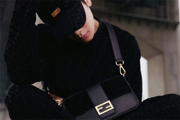 fendi王嘉尔同款,王嘉尔阿迪达斯同款