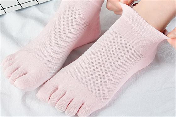 五指袜可以矫正拇指外翻吗,五指袜能矫正脚趾外翻吗?