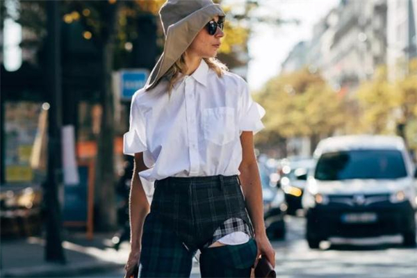 白色短袖衬衫怎么搭配,白色短袖衬衫搭配什么裤子