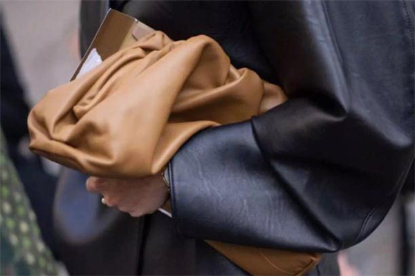 云朵包价格,云朵包是什么牌子多少钱 云朵包价格,云朵包是什么牌子多少钱