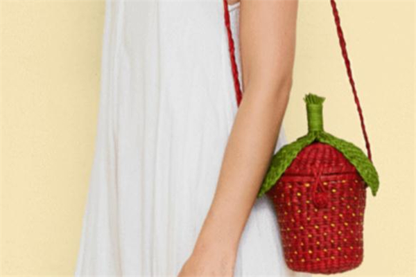 pitusa官网草莓包