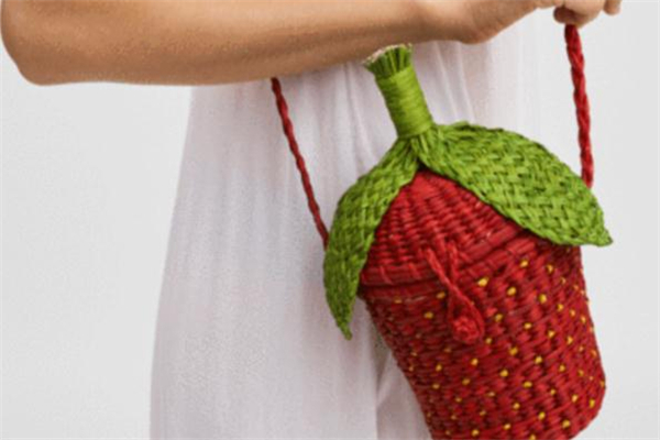 pitusa官网草莓包,草莓怎么包好看