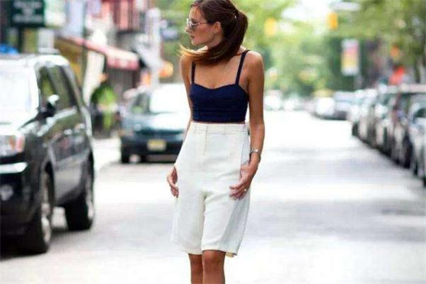 百慕大短裤怎么搭配,百慕大短裤女