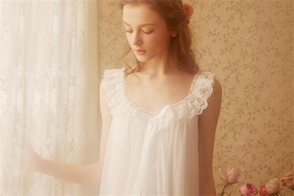 黑色蕾丝睡衣裙,白色蕾丝裙