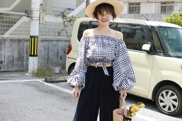 泡泡袖上衣搭配阔腿裤,泡泡袖衣服搭配什么裤子