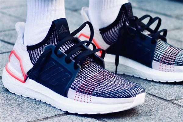 阿迪达斯ub19和ub20,阿迪达斯ub19测评