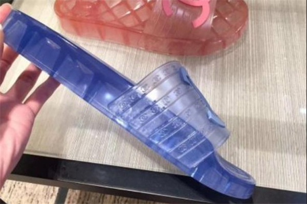 香奈儿的新款水晶拖鞋,香奈儿水晶凉鞋