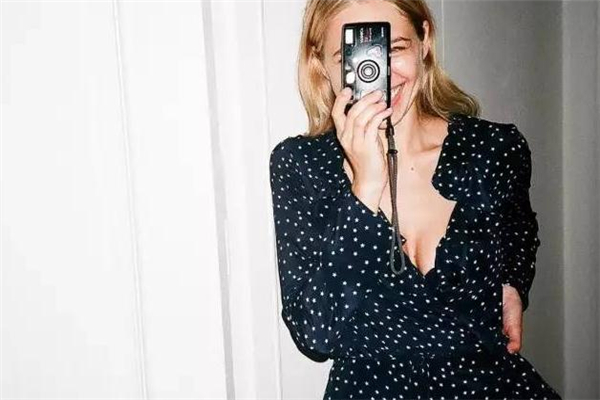 胖人适合穿半身裙子吗,胖人适合穿裙子吗