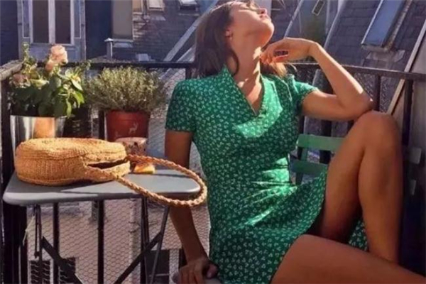 茶歇裙怎么穿带子,茶歇裙怎么穿不容易走光 茶歇裙怎么穿带子,茶歇裙怎么穿不容易走光