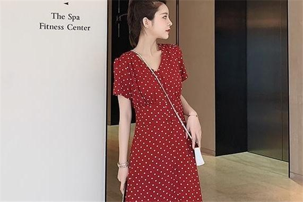 复古波点连衣裙,复古波点连衣裙裙特点