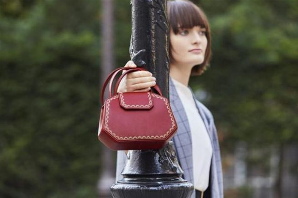 卡地亚项链包装盒图片,卡地亚首饰盒