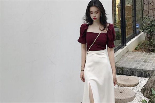 泡泡袖搭配怎样的下裙,包臀半裙搭配什么上衣图片