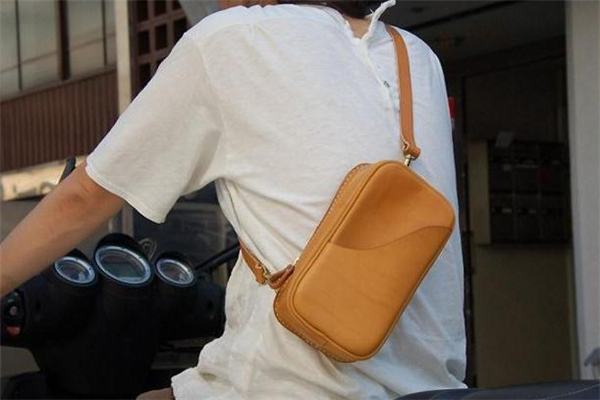 怎么在herz官网上买包