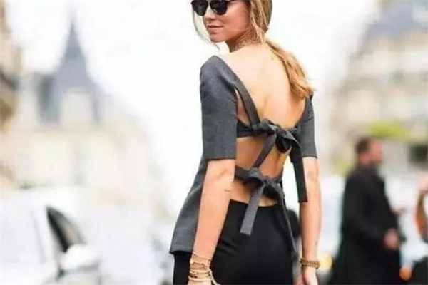 露背装怎么穿内搭,小黑裤穿搭