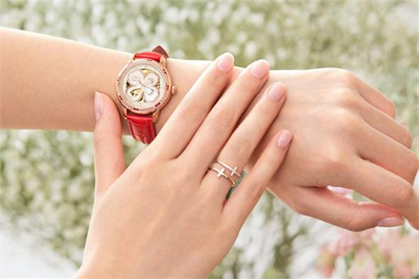 新元素手表,智能手表的材质