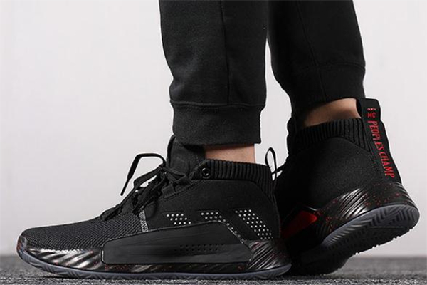 罗斯10和利拉德6对比,利拉德5和罗斯10谁值得入手