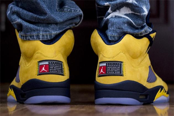 aj5密歇根值得入手吗,aj5密歇根怎么搭配