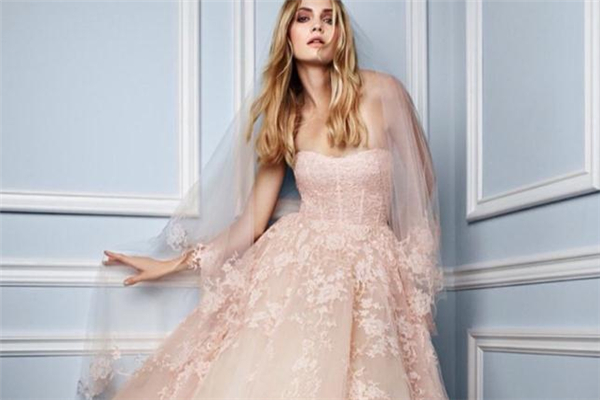 cymbeline婚纱官网,贝可曼尼婚纱官网 cymbeline婚纱官网,贝可曼尼婚纱官网