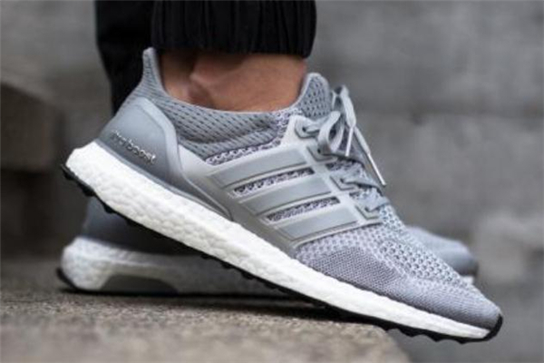 阿迪达斯ub19鞋底感觉硬,ub19鞋底耐磨吗