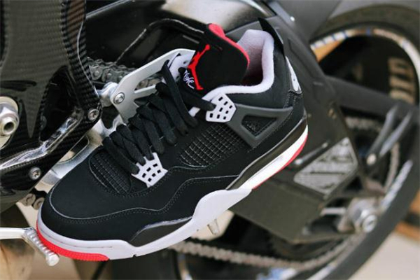 aj4白红复刻2020估价,aj4白红复刻